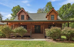 47 Fermoy Lane, Waymart, PA 18472