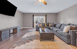 4557 LINDAWOOD Ln, Memphis, TN 38128