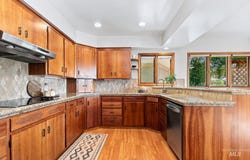 619 Fairway Dr, Caldwell, ID 83605
