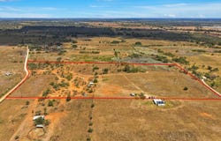 2280 County Road 117, Nixon, TX 78140