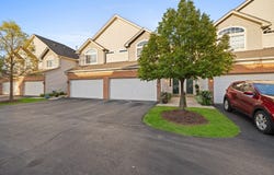 2247 Stoughton Drive, Aurora, IL 60502