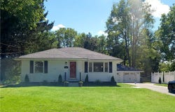 3300 Helmsdale Drive, Springfield, OH 44312