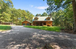 1120 Ridgewood Drive, Pendergrass, GA 30567