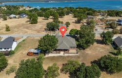 115 Lakeview Drive, Runaway Bay, TX 76426
