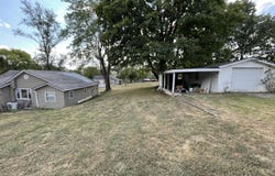 109 E Lillian Avenue E, Crane, MO 65633