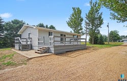 46535 280th St, Lennox, SD 57039