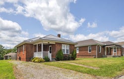 828 John St, Smith, PA 15054