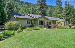 1647 Davis Place Rd, Mount Shasta, CA 96067
