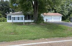 7475 E STATE ROUTE 100, Jacks Creek, TN 38347