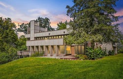1706 Willow Bend Road, Cedar Falls, IA 50613