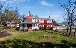 1004 E BEVERLEY ST, STAUNTON, VA 24401