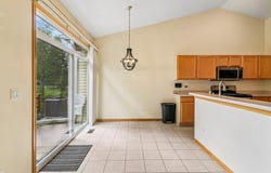 2276 Ashbrook Lane, Grayslake, IL 60030