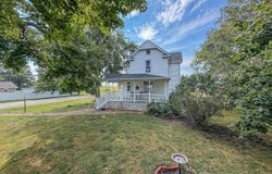 220 E 4th Street, Arcola, IL 61910
