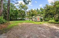 112 Opal Chambers, Apalachicola, FL 32320