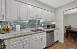 106 Shadalane Walk, Ballwin, MO 63011