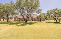 2305 Floyd Hampton Road, Crowley, TX 76036