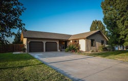 203 Crestview Ave, McPherson, KS 67460-1615