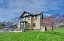 14 School Street, Bristol, VT 05443