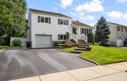 38 Briarwood Lane, Plainview, NY 11803