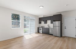 10985 E Burnside St, Portland, OR 97216