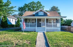 17 Washington Avenue, Leonardo, NJ 07737