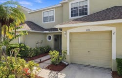 11193 KAPOK GRAND Circle, MADEIRA BEACH, FL 33708