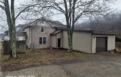233 Main St, Bruin, PA 16022