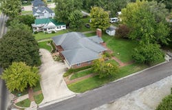 700 N Alanthus Avenue, Stanberry, MO 64489