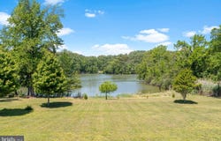 1518 Ridgely Dr, Edgewater, MD 21037