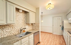 910 Wellsley Lane, Akron, OH 44313