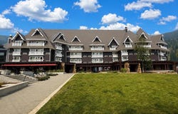 72 Great Escape Rd, Sandpoint, ID 83864