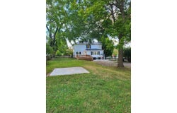 1202 W Beverley St, Staunton, VA 24401