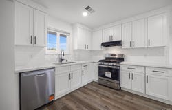 1075 Cypress Lane, Lemoore, CA 93245