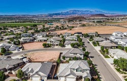 422 E Saddleback Rd, Washington, UT 84780