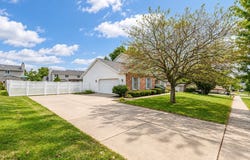 5 Cobblestone Court, Bloomington, IL 61704