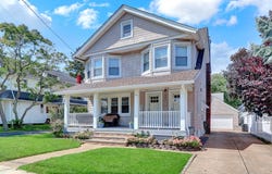 53 Watts Place, Lynbrook, NY 11563