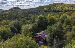 70 Hunter Lane, Jamaica, VT 05343