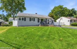 18 Maurice Avenue, Holmdel, NJ 07733