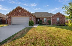 1266 Silver Oak Street, Elkins, AR 72727