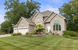 2021 Royale Drive, Eagan, MN 55122