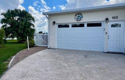 105 Palm Ln E, Parrish, FL 34219