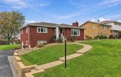 221 Locust Ave, Chartiers, PA 15342