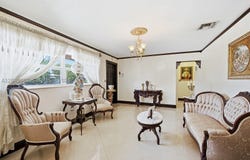 7858 NW 171st St, Hialeah, FL 33015