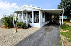 23 LAKEVIEW Dr, Layton, UT 84041