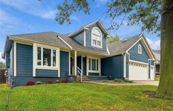 1516 Wrangler Way, Raymore, MO 64083