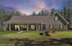333 Paul White Road, Como, MS 38619