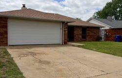 5601 Arrowhead Dr, Enid, OK 73703