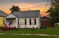 216 S Main Street, Flora, IL 62839