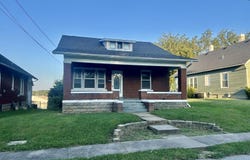 915 Shamrock Ave, Boonville, MO 65233