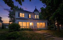 9 4th Avenue, Shell Lake, WI 54871